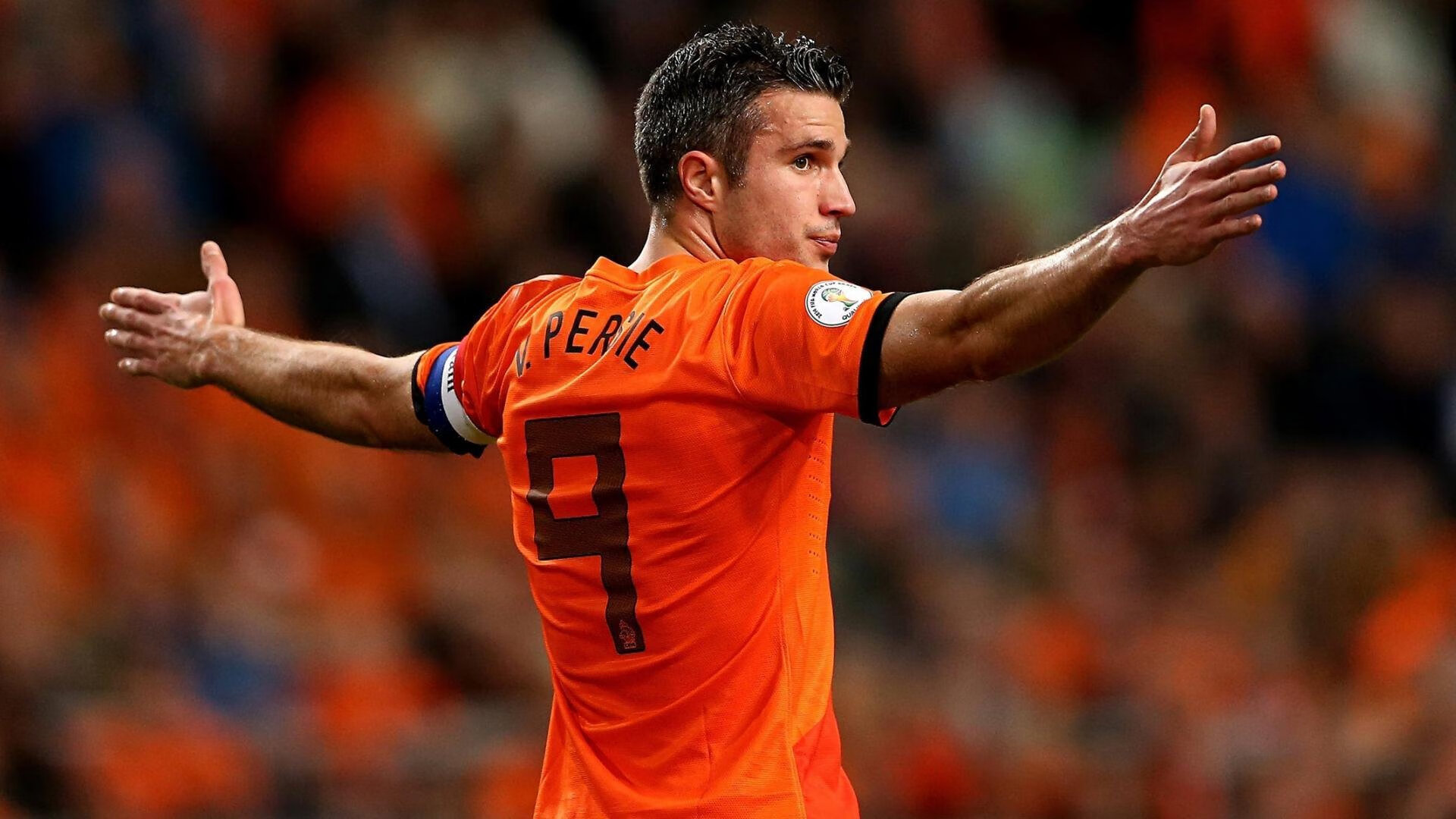 世界杯决赛之夜全城空巷 球迷酒吧座无虚席